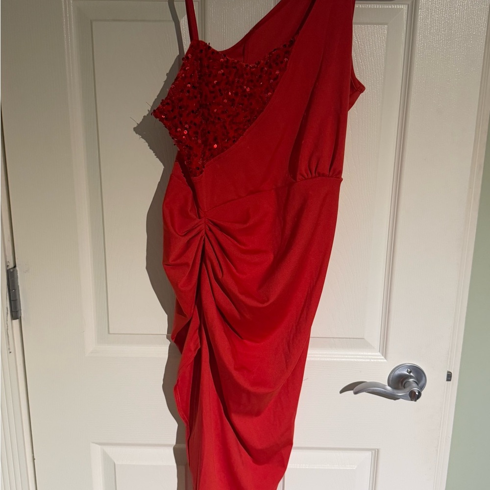 Elegant Red Evening Dress
